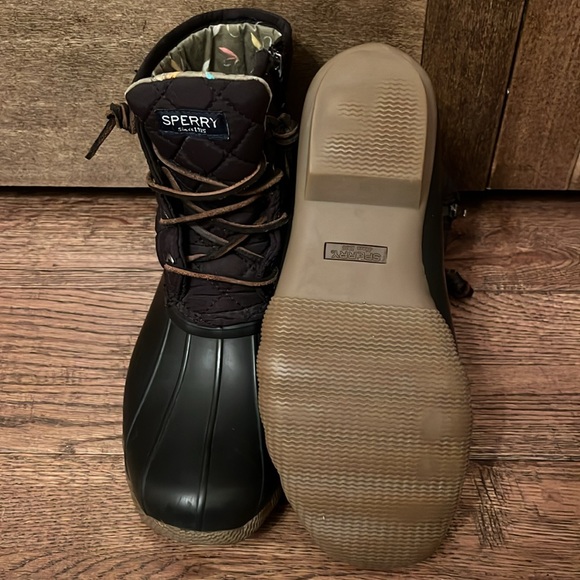 Women’s Black Sperry Boots - Picture 7 of 9